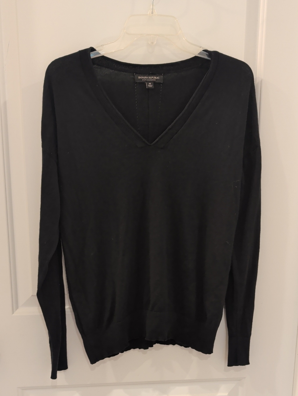 Banana Republic Black V-Neck Silk Cashmere Sweater Quiet Luxury Preppy Old Money